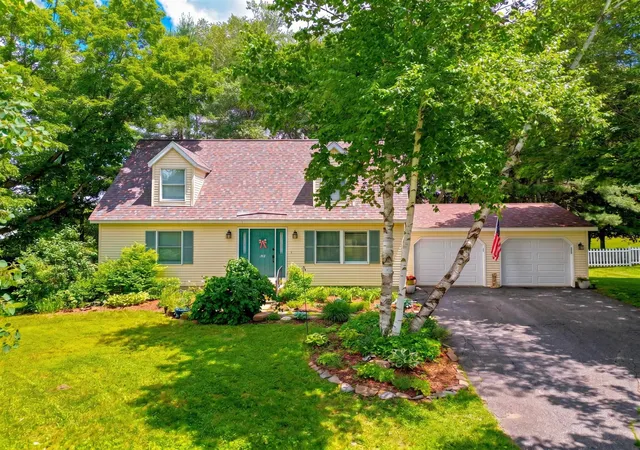 Photo 2 of Single family home for sale at 152 Cross St, White River Junction, VT 05001 | MLS# 5096295 | Listing updated on 2026-07-01