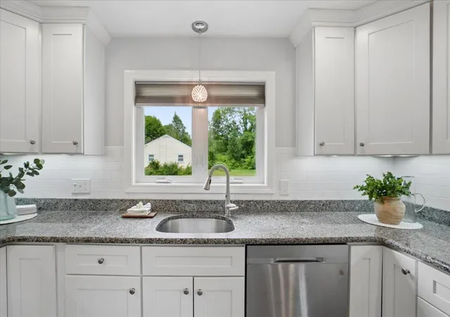 Homes for sale in Concord, NH | 69 Shawmut St, Concord, NH 03301 | MLS# 5096297