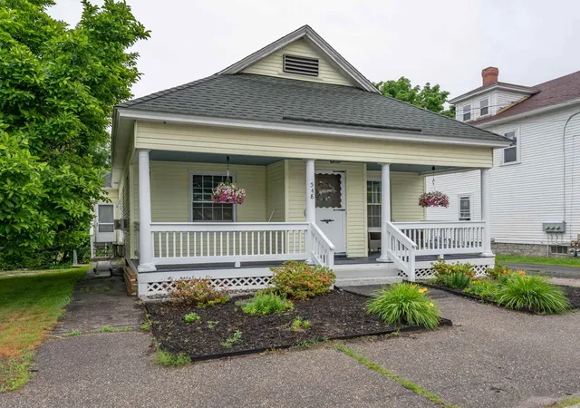 1st image of 548 S Main St, Manchester, NH 03102 | MLS# 5096333