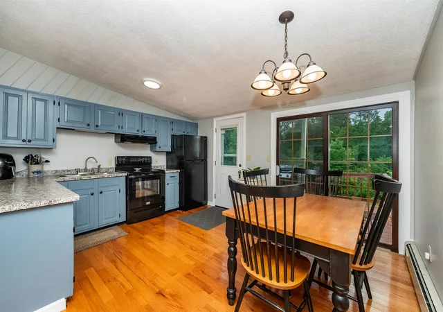 4th image of 563 Pickering Rd, Rochester, NH 03867 | MLS# 5096341