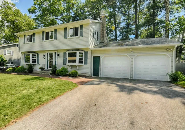 Homes for sale in Nashua, NH | 16 Century Rd, Nashua, NH 03064 | MLS# 5096344