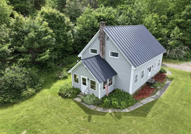 2nd image of 1723 Lightening Ridge Rd, Plainfield, VT 05667 | MLS# 5096345