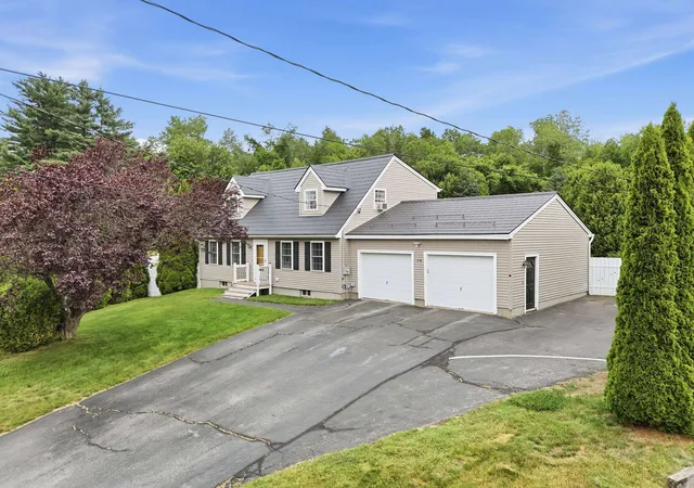 Homes for sale in Pembroke, NH | 14 Brittany Cir, Pembroke, NH 03275 | MLS# 5096353