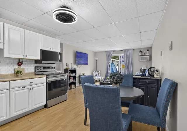 Photo 4 of Condo for sale at 59 Constitution Dr #D, Londonderry, NH 03053 | MLS# 5096374 | Listing updated on 2026-06-29