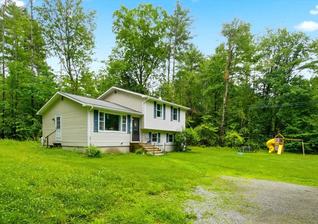 Photo 3 of Sale Pending at 31 Emerald Ln, Hillsborough, NH 03244 | MLS# 5096391 | Listing updated on 2026-07-02