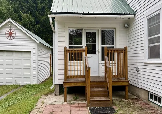 3rd image of 27 Ainsworth Rd, Claremont, NH 03743 | MLS# 5096395