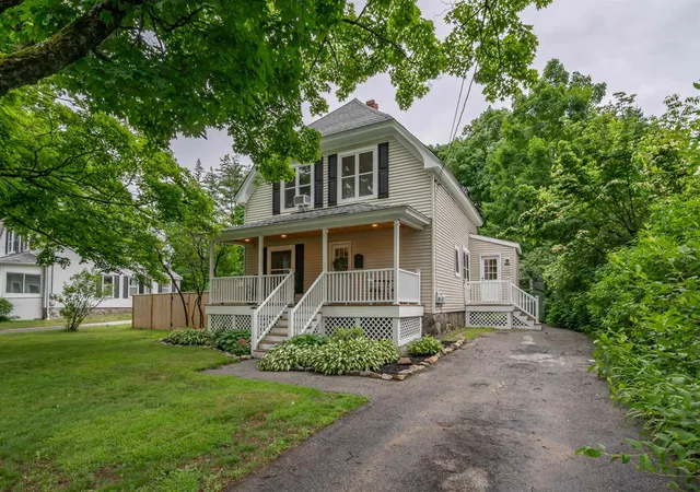 Homes for sale in Derry, NH | 24 Fairview Ave, Derry, NH 03038 | MLS# 5096409