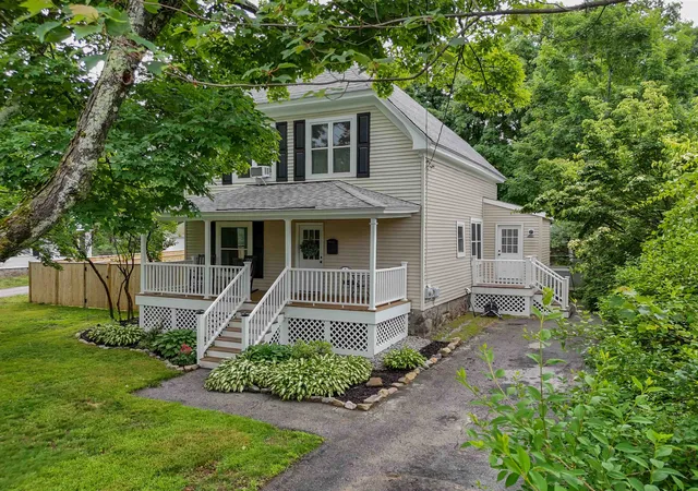 Homes for sale in Derry, NH | 24 Fairview Ave, Derry, NH 03038 | MLS# 5096409