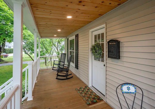 Homes for sale in Derry, NH | 24 Fairview Ave, Derry, NH 03038 | MLS# 5096409