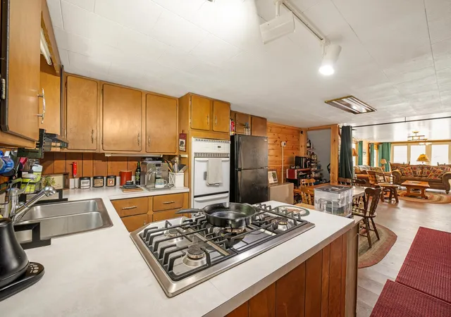 4th image of 1437 Diamond Pond Rd, Stewartstown, NH 03576 | MLS# 5096411
