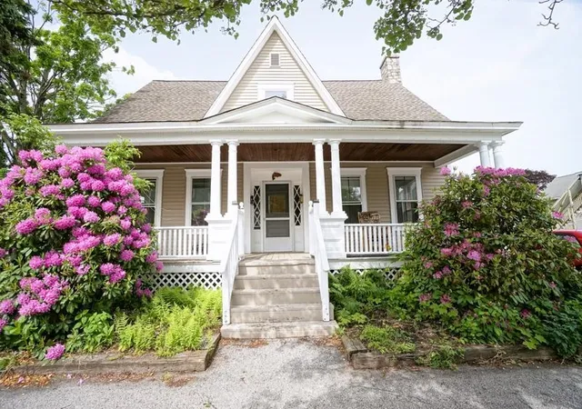 1st image of 66 Ash St, Manchester, NH 03104 | MLS# 5096417