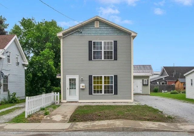 1st image of 7 Maple St, St. Albans City, VT 05478 | MLS# 5096421