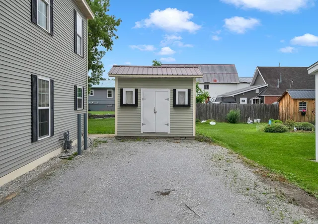 4th image of 7 Maple St, St. Albans City, VT 05478 | MLS# 5096421