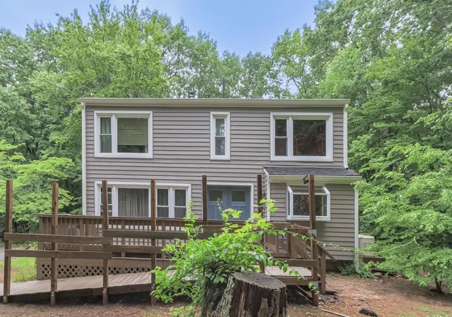 Photo 1 of Single family home for sale at 20 Redfield Cir, Derry, NH 03038 | MLS# 5096433 | Listing updated on 2026-06-29