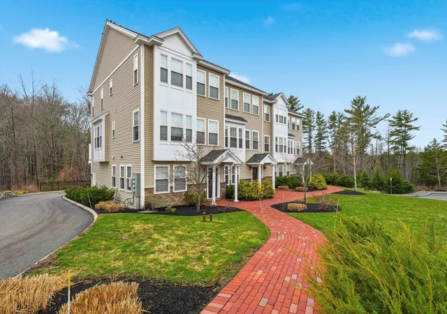 Homes for sale in Exeter, NH | 46 Acadia Ln #58, Exeter, NH 03833 | MLS# 5096437