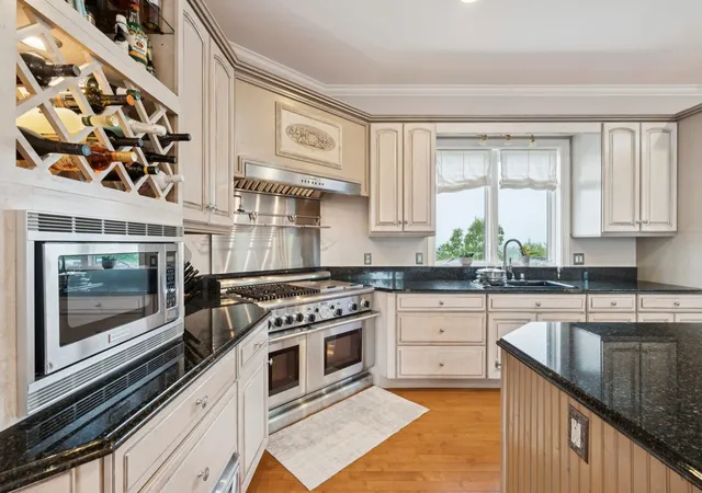 Photo 3 of Mansion for sale at 129 North Rd, Hillsborough, NH 03244 | MLS# 5096444 | Listing updated on 2026-10-08