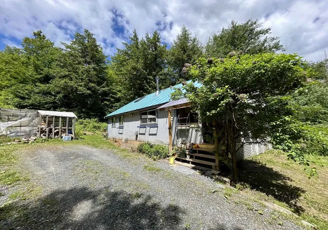 3rd image of 8 Mary White Rd, Tunbridge, VT 05077 | MLS# 5096452