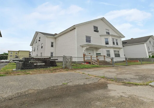 Homes for sale in Manchester, NH | 33 Rimmon St, Manchester, NH 03102 | MLS# 5096461