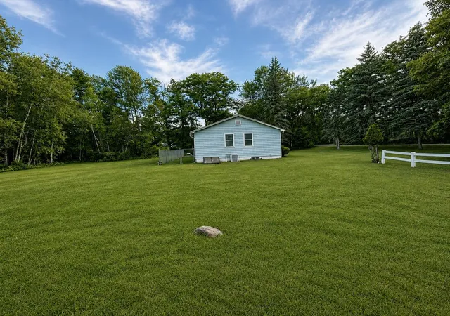 16th image of 301 Shaker St, New London, NH 03257 | MLS# 5096471