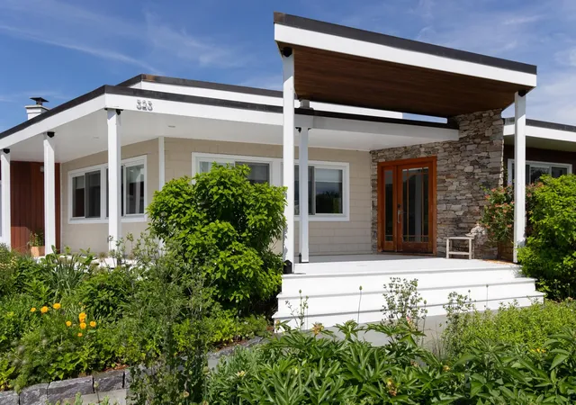 3rd image of 323 Buckingham Dr, Colchester, VT 05446 | MLS# 5096511