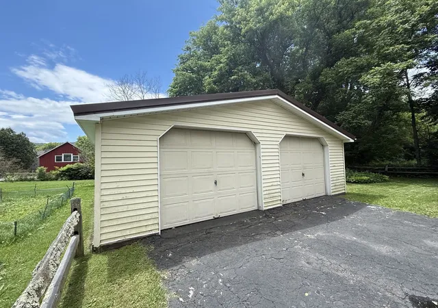 4th image of 59-61 Church St #2, Richmond, VT 05477 | MLS# 5096512