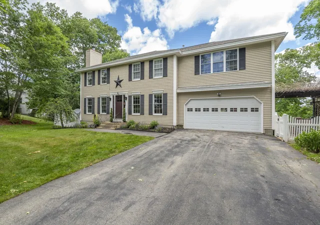 2nd image of 4 Faith Dr, Derry, NH 03038 | MLS# 5096527