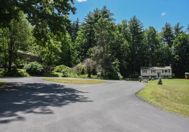 Photo 2 of Sale Pending at 3 Greenleaf St, Merrimack, NH 03054 | MLS# 5096534 | Listing updated on 2026-07-03