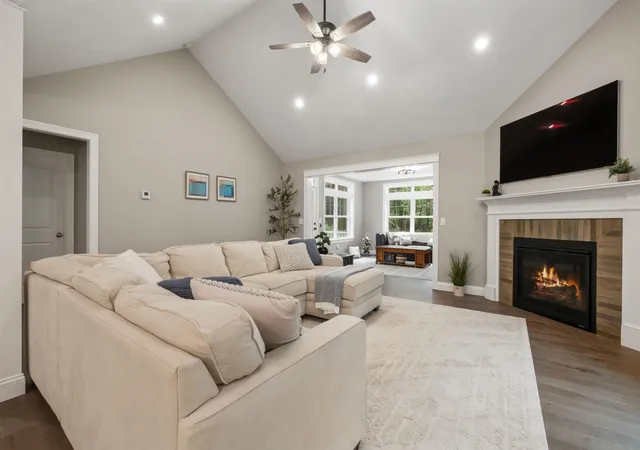 1st image of 5 Hamilton Ct, Bow, NH 03304 | MLS# 5096552