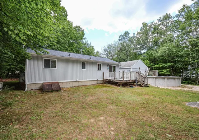 Homes for sale in Hooksett, NH | 60 Farmer Rd, Hooksett, NH 03106 | MLS# 5096608