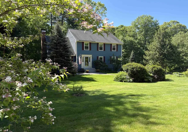 Photo 3 of Sale Pending at 22 Erik St, Merrimack, NH 03054 | MLS# 5096617 | Listing updated on 2026-08-27