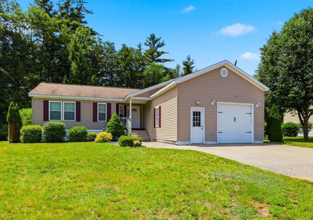 Homes for sale in Tilton, NH | 11 Northbrook Dr, Tilton, NH 03276 | MLS# 5096639