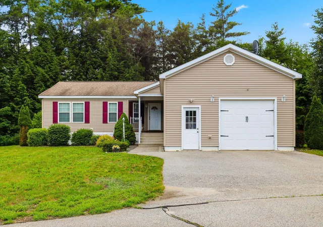 Homes for sale in Tilton, NH | 11 Northbrook Dr, Tilton, NH 03276 | MLS# 5096639