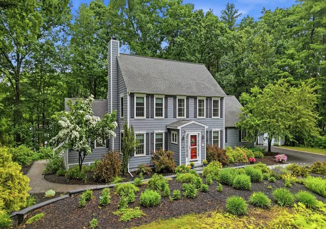 Photo 3 of Single family home for sale at 11 Montgomery Farm Rd, Derry, NH 03038 | MLS# 5096643 | Listing updated on 2026-09-10