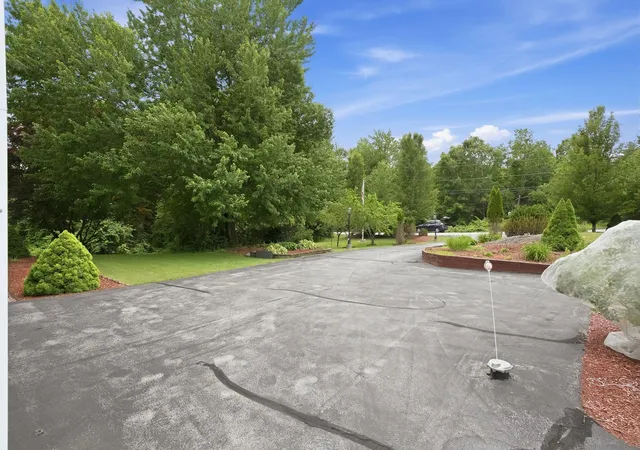 2nd image of 5 Johns Dr, Hooksett, NH 03106 | MLS# 5096658
