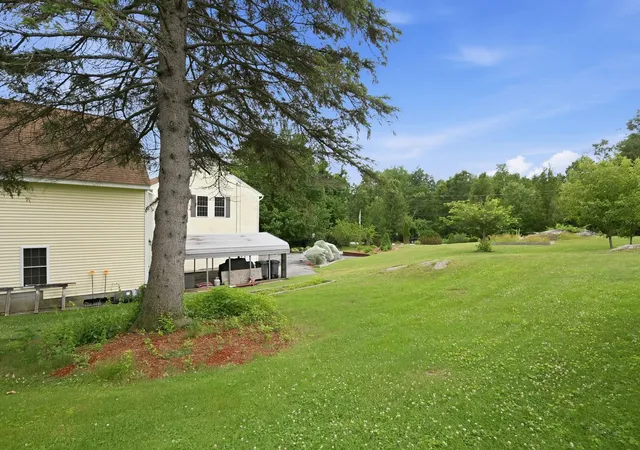 3rd image of 5 Johns Dr, Hooksett, NH 03106 | MLS# 5096658