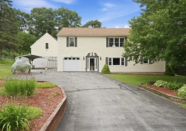 4th image of 5 Johns Dr, Hooksett, NH 03106 | MLS# 5096658