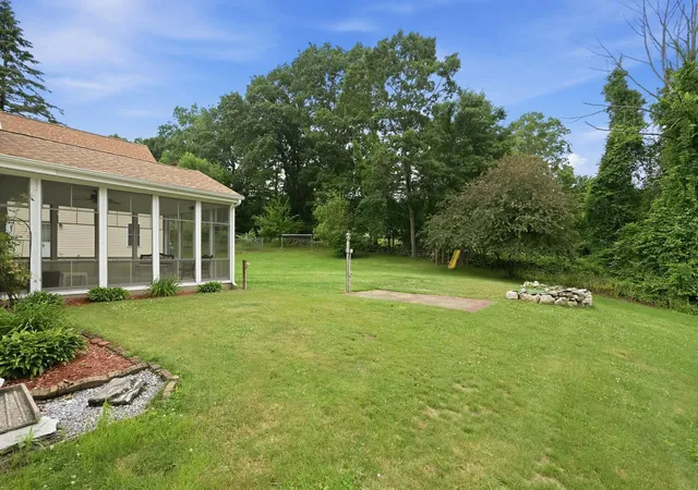 5th image of 5 Johns Dr, Hooksett, NH 03106 | MLS# 5096658