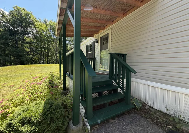 2nd image of 124 Goldfinch Ln, Conway, NH 03813 | MLS# 5096661
