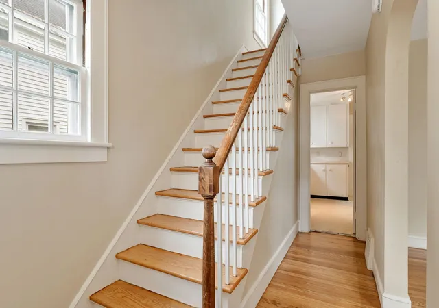 Photo 4 of Single family home for sale at 39 Latham Ct, Burlington, VT 05401 | MLS# 5096662 | Listing updated on 2026-09-29