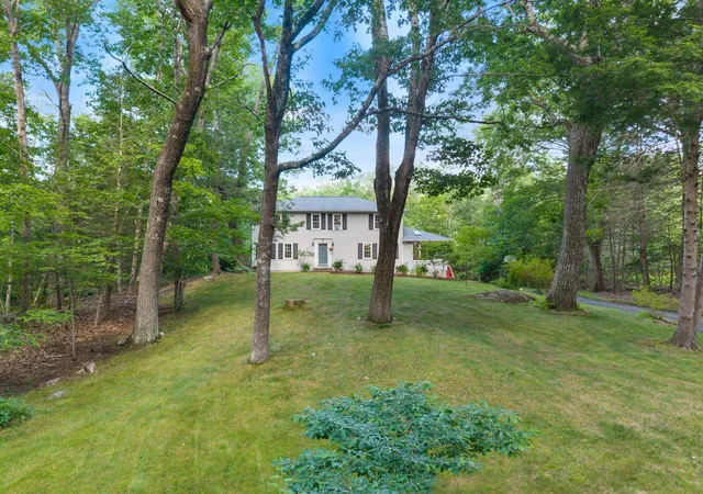 Homes for sale in Durham, NH | 46 Woodridge Rd, Durham, NH 03824 | MLS# 5096670