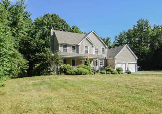 Photo 3 of Single family home for sale at 22 Sargent Rd, Brookline, NH 03033 | MLS# 5096683 | Listing updated on 2026-06-30