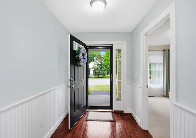 image of 19 Furnival Rd, Nashua, NH 03064 | MLS# 5096692