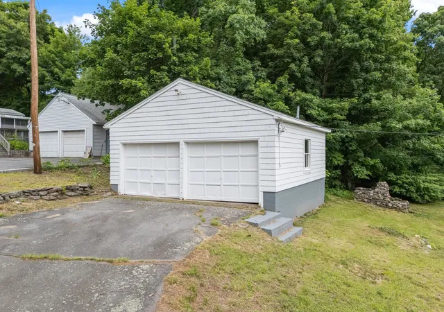 3rd image of 10 Sullivan Ave, Salem, NH 03079 | MLS# 5096703