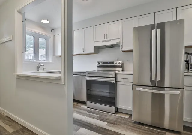 Photo 4 of Sale Pending at 38 Shelburne Rd, Merrimack, NH 03054 | MLS# 5096713 | Listing updated on 2026-06-28