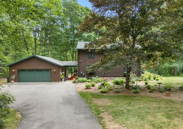 Homes for sale in Lee, NH | 165 Calef Hwy, Lee, NH 03861 | MLS# 5096728
