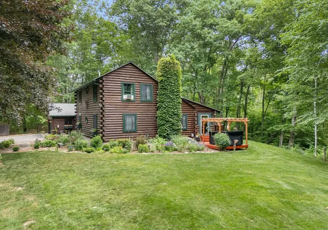 Homes for sale in Lee, NH | 165 Calef Hwy, Lee, NH 03861 | MLS# 5096728