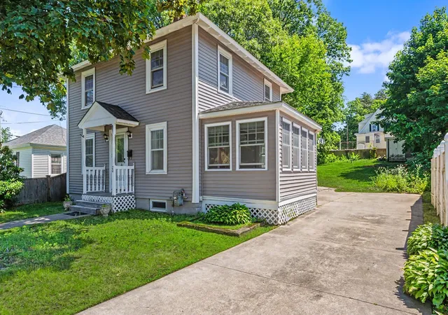 3rd image of 20 Lawndale Ave, Nashua, NH 03060 | MLS# 5096732