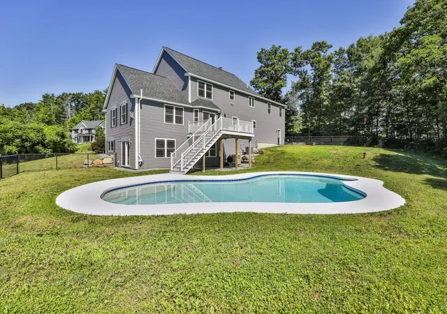 Photo 4 of Single family home for sale at 18 John King Dr, Goffstown, NH 03045 | MLS# 5096747 | Listing updated on 2026-07-09