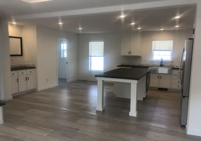 3rd image of 3 Edmund Meadow Ln, Hampstead, NH 03841 | MLS# 5096749