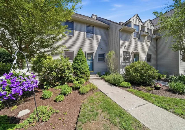 1st image of 6 Veterans Rd #13, Amherst, NH 03031 | MLS# 5096753